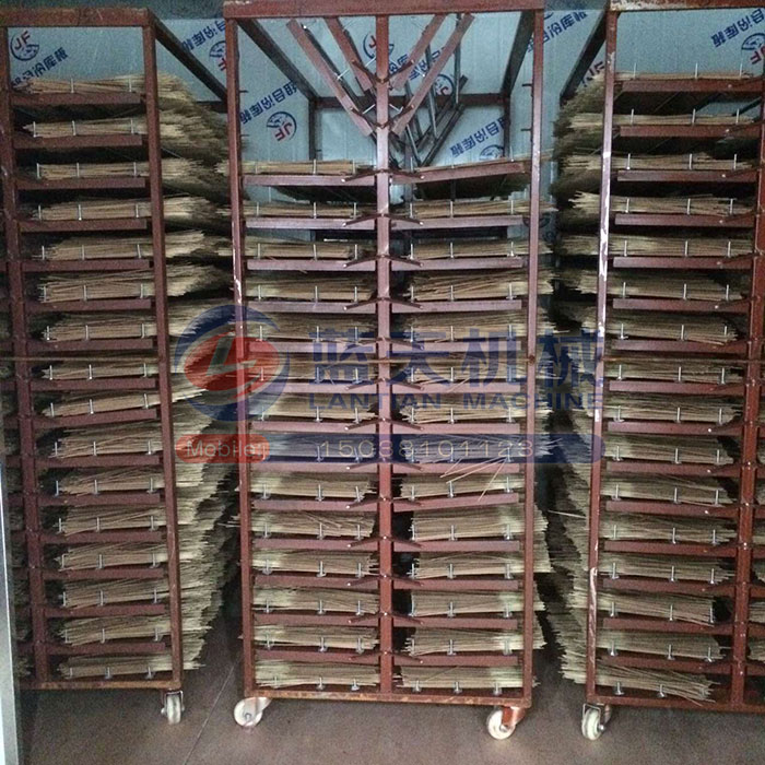 河北佛香烘干機用戶現(xiàn)場